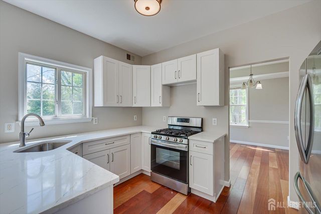 15 Barbour Place, Piscataway, NJ 08854