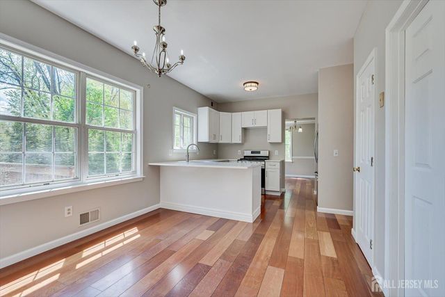 15 Barbour Place, Piscataway, NJ 08854