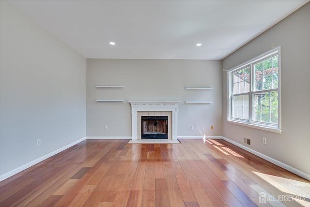 15 Barbour Place, Piscataway, NJ 08854