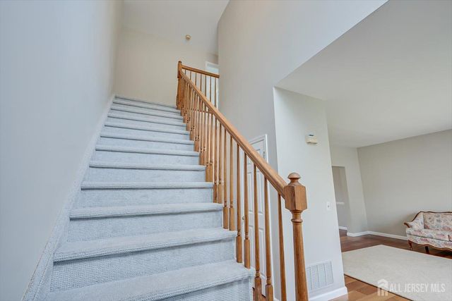 15 Barbour Place, Piscataway, NJ 08854