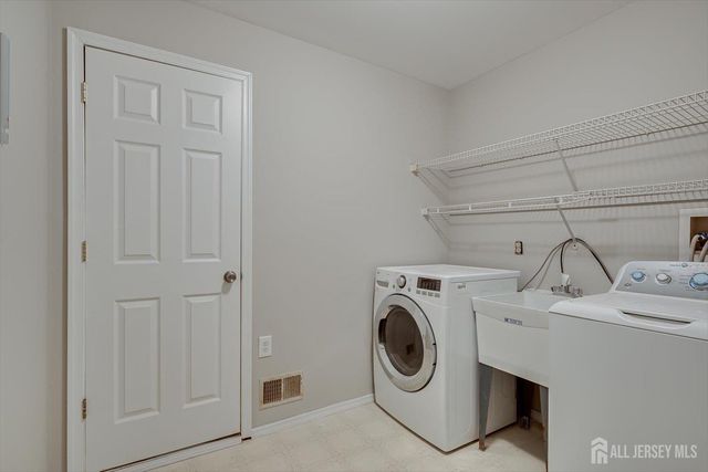 15 Barbour Place, Piscataway, NJ 08854