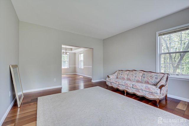 15 Barbour Place, Piscataway, NJ 08854