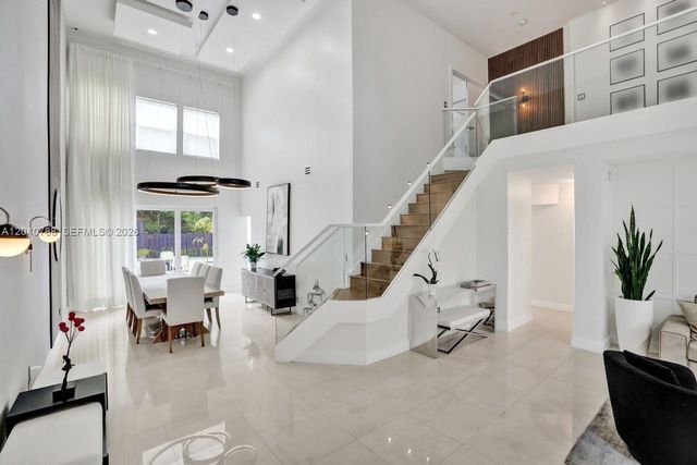 10762 NW 71st St, Doral, FL 33178