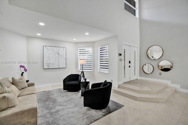 10762 NW 71st St, Doral, FL 33178