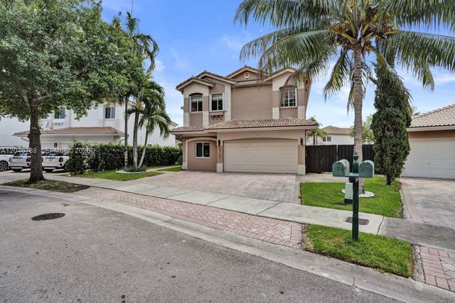 10762 NW 71st St, Doral, FL 33178