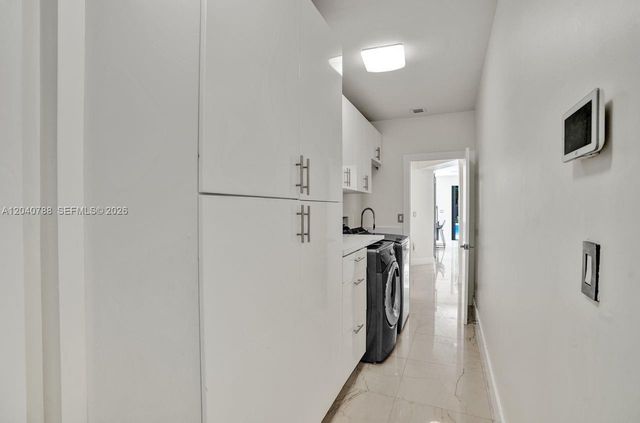 10762 NW 71st St, Doral, FL 33178