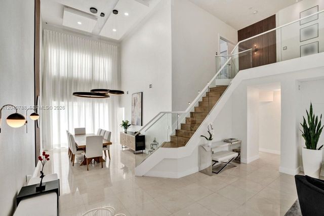 10762 NW 71st St, Doral, FL 33178