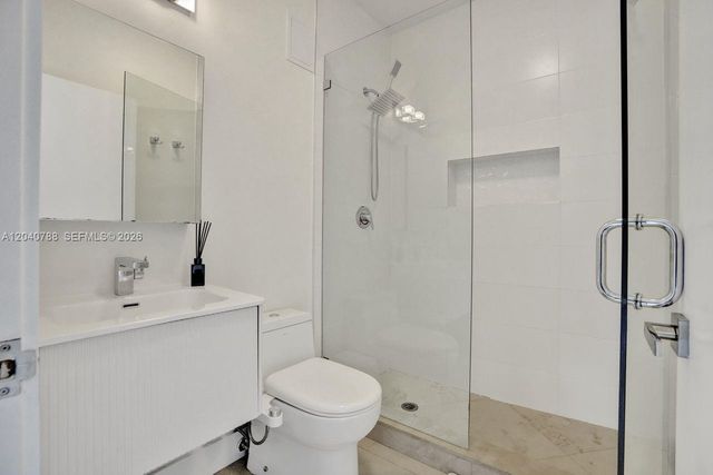 10762 NW 71st St, Doral, FL 33178