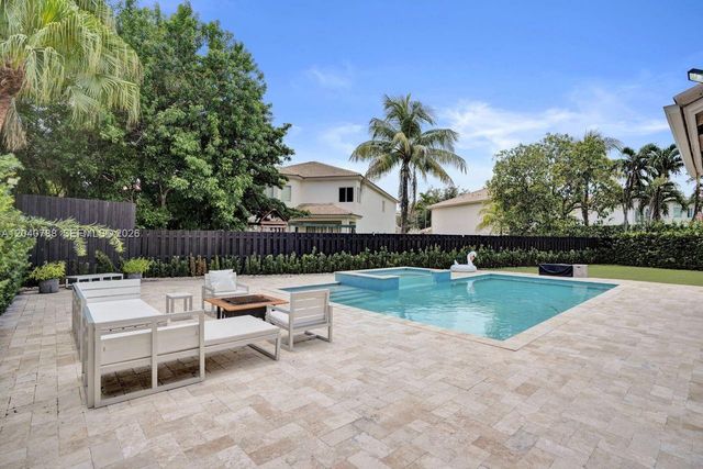10762 NW 71st St, Doral, FL 33178