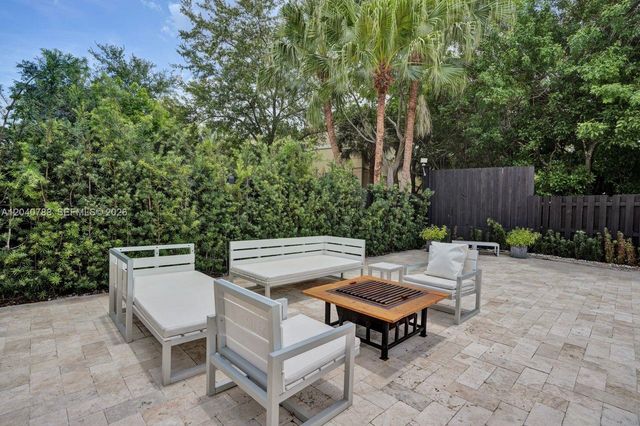10762 NW 71st St, Doral, FL 33178
