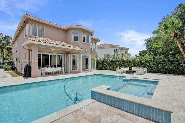 10762 NW 71st St, Doral, FL 33178