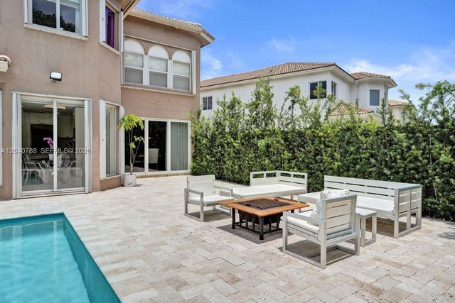 10762 NW 71st St, Doral, FL 33178