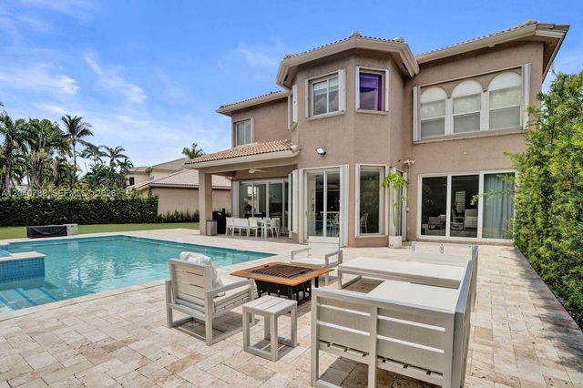 10762 NW 71st St, Doral, FL 33178