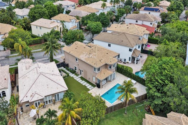 10762 NW 71st St, Doral, FL 33178