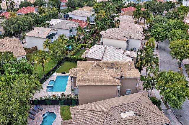 10762 NW 71st St, Doral, FL 33178