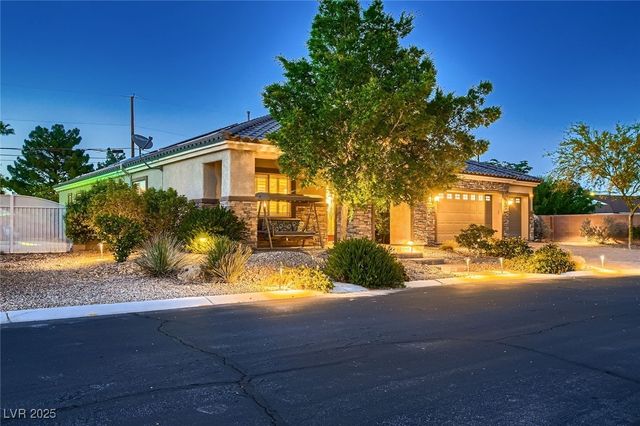 7418 Lawrence Powers Court, Las Vegas, NV 89129