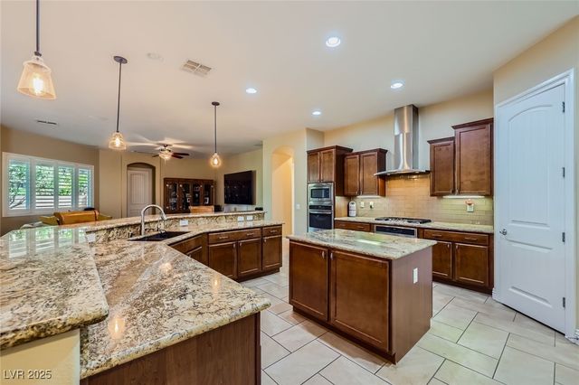 7418 Lawrence Powers Court, Las Vegas, NV 89129