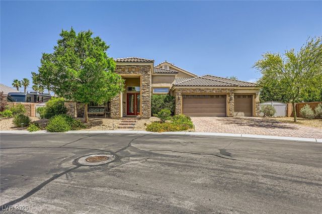 7418 Lawrence Powers Court, Las Vegas, NV 89129