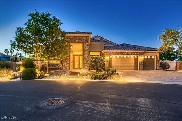 7418 Lawrence Powers Court, Las Vegas, NV 89129