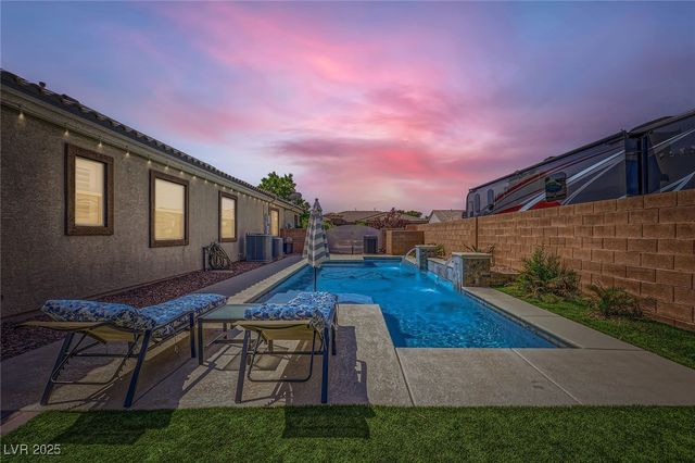 7418 Lawrence Powers Court, Las Vegas, NV 89129