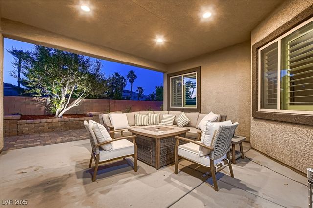 7418 Lawrence Powers Court, Las Vegas, NV 89129