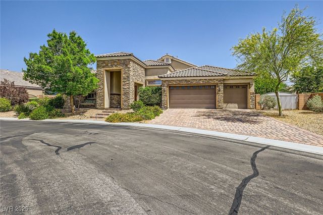 7418 Lawrence Powers Court, Las Vegas, NV 89129