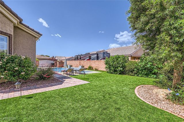 7418 Lawrence Powers Court, Las Vegas, NV 89129