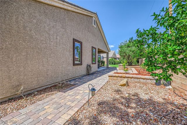 7418 Lawrence Powers Court, Las Vegas, NV 89129