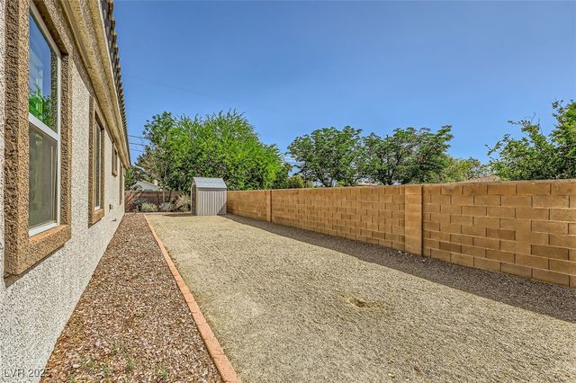 7418 Lawrence Powers Court, Las Vegas, NV 89129