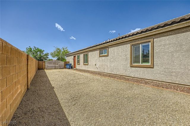 7418 Lawrence Powers Court, Las Vegas, NV 89129