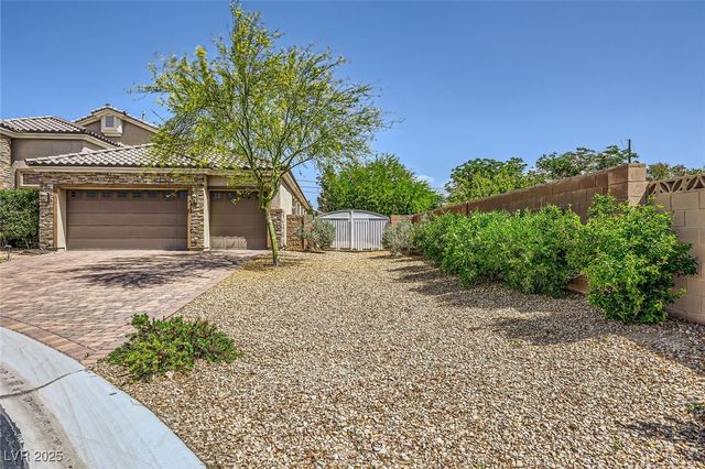 7418 Lawrence Powers Court, Las Vegas, NV 89129