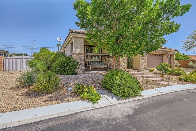 7418 Lawrence Powers Court, Las Vegas, NV 89129