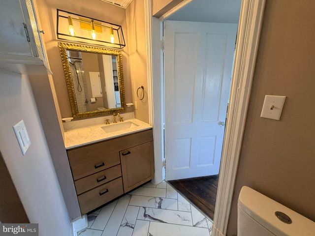 228 E WASHINGTON ST, Hagerstown, MD 21740