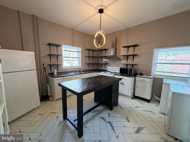 228 E WASHINGTON ST, Hagerstown, MD 21740