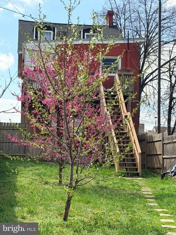 228 E WASHINGTON ST, Hagerstown, MD 21740