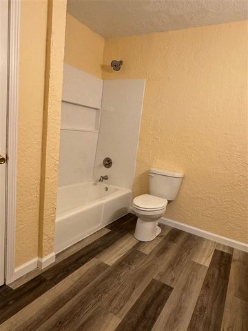 2145 NW Denver Ave, Lawton, OK 73505