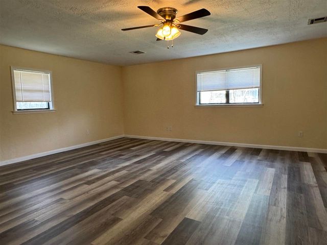 2145 NW Denver Ave, Lawton, OK 73505