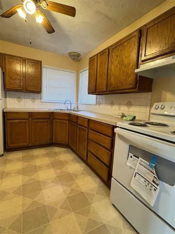 2145 NW Denver Ave, Lawton, OK 73505