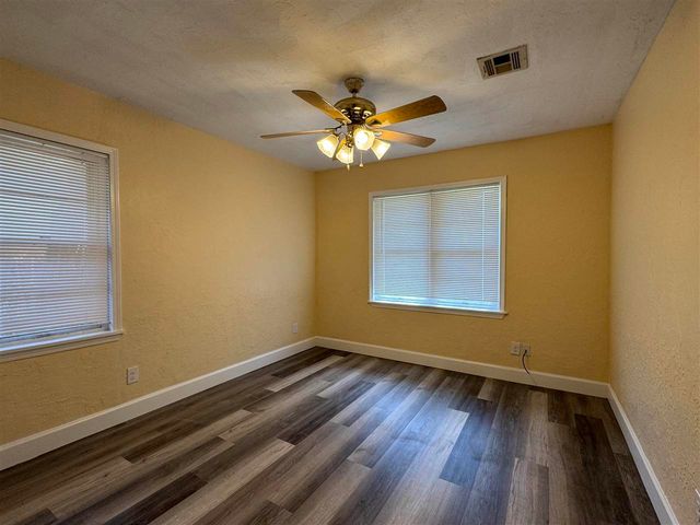 2145 NW Denver Ave, Lawton, OK 73505