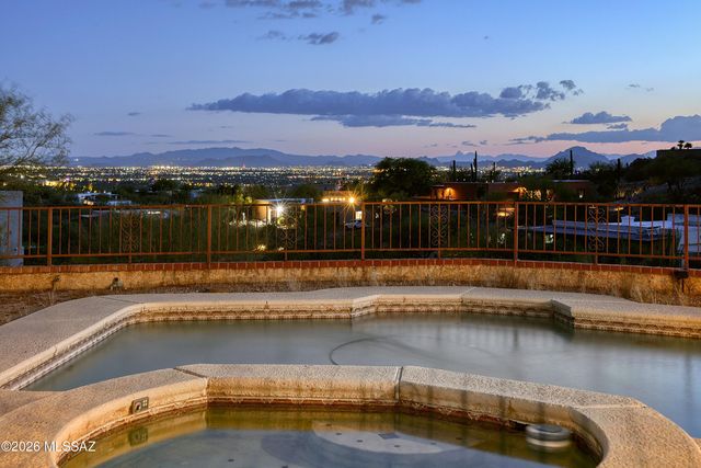 4710 N Paseo Saric, Tucson, AZ 85750