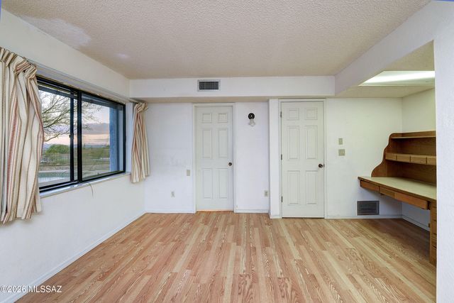 4710 N Paseo Saric, Tucson, AZ 85750