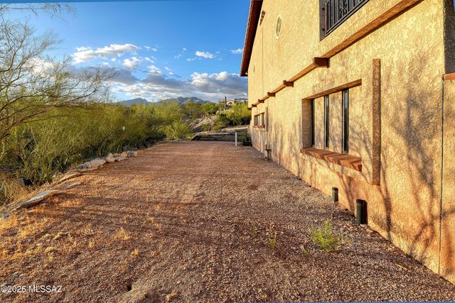 4710 N Paseo Saric, Tucson, AZ 85750