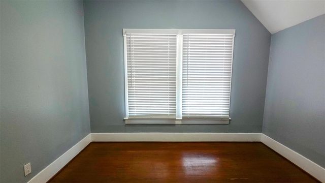 5 Buell Court, Houston, TX 77006