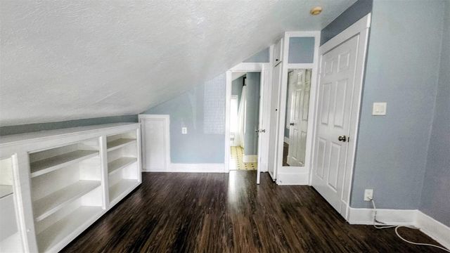 5 Buell Court, Houston, TX 77006