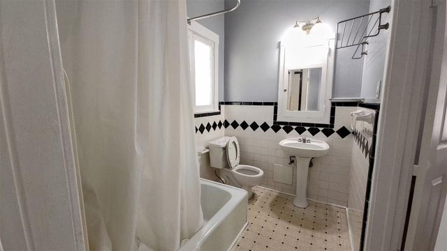 5 Buell Court, Houston, TX 77006