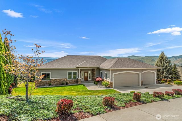 718 Briarwood Drive, East Wenatchee, WA 98802