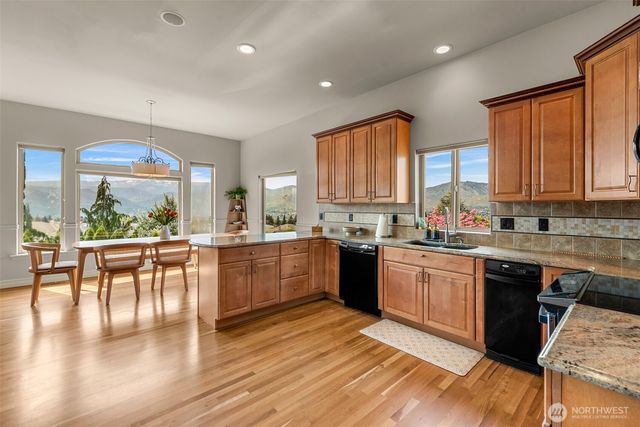 718 Briarwood Drive, East Wenatchee, WA 98802