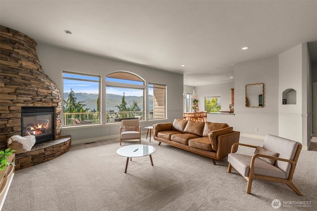 718 Briarwood Drive, East Wenatchee, WA 98802