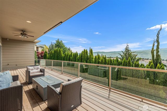 718 Briarwood Drive, East Wenatchee, WA 98802