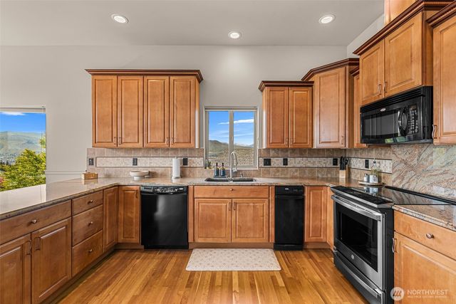 718 Briarwood Drive, East Wenatchee, WA 98802